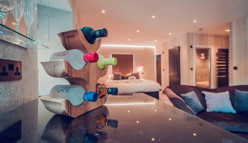 Suite (The Penthouse Retreat)