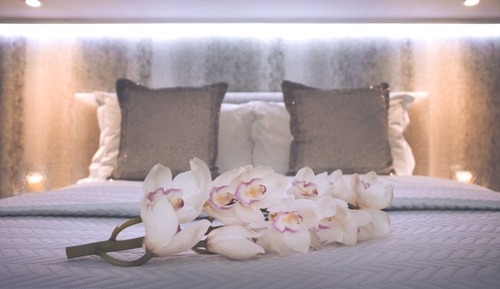 Suite (The White Room Suite )