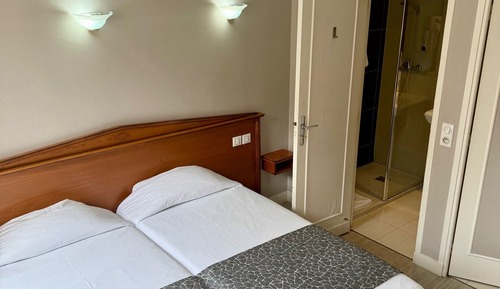 Habitación superior con 2 camas individuales