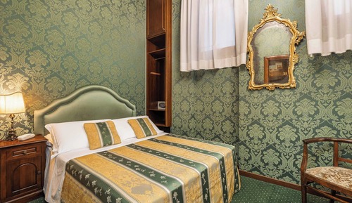 Habitación clásica con 1 cama doble o 2 individuales