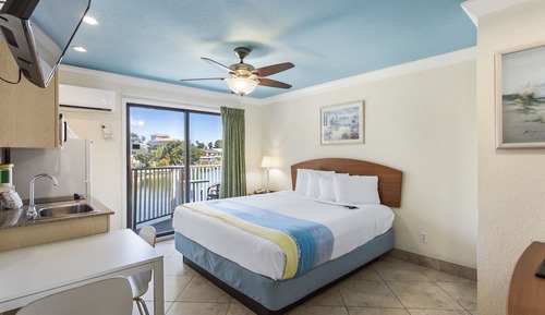 Suite, 1 cama de matrimonio, balcón (Bayfront)
