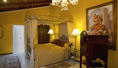 Standard Queen Room