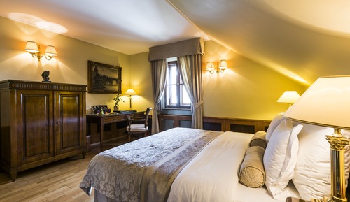 Habitación superior con 1 cama doble o 2 individuales
