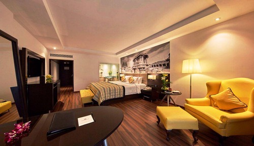 Royal Club Room