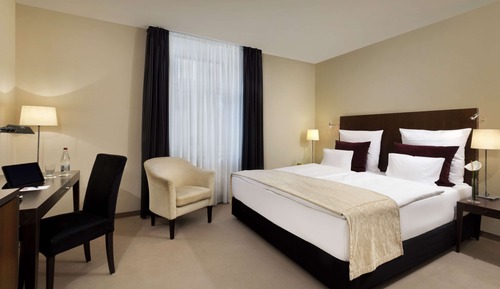Superior Plus Queen room