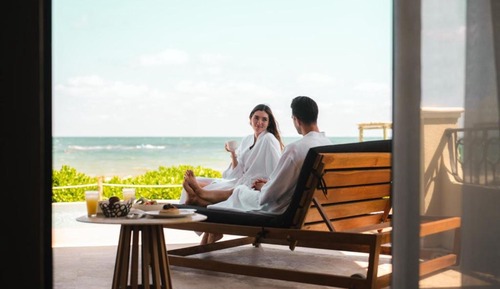 Ocean Front Swim Out King Suite
