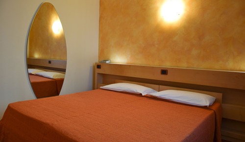 Habitación clásica con 1 cama doble o 2 individuales