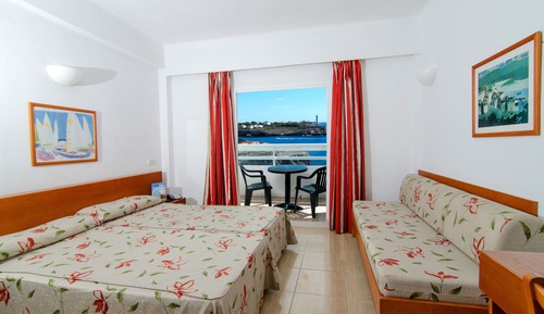 Habitación estándar 2 Adultos + 1 Niño