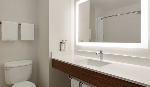 Habitación estándar, 2 camas de matrimonio (Mobility, Roll-In Shower)