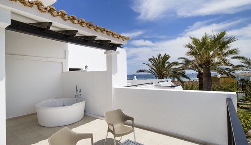 Habitación doble superior, bañera de hidromasaje (2 adults and 1 child)