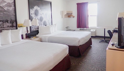 Habitación Deluxe, 2 camas de matrimonio, no fumadores, planta baja (Drive-Up/Pet Friendly)