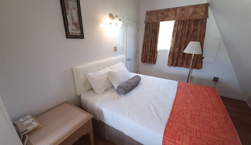 Suite estudio, 2 camas de matrimonio, no fumadores