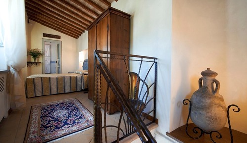 Habitación doble superior, en edificio anexo (Antica Limonaia)