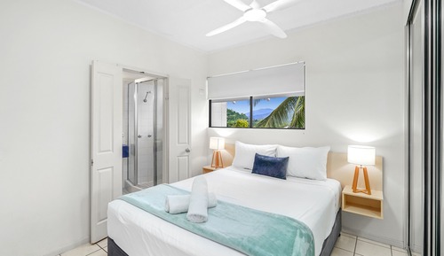 Estudio (Mountain & Ocean View Studio Apt)