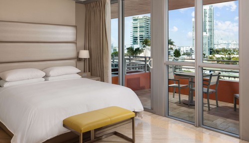 Estudio Deluxe, 1 cama de matrimonio grande, vistas a la ciudad