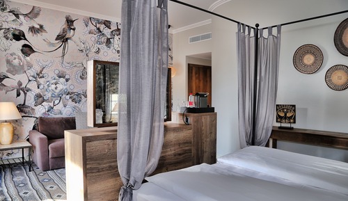 Habitación Deluxe, 1 cama de matrimonio grande con sofá cama, vistas a la piscina
