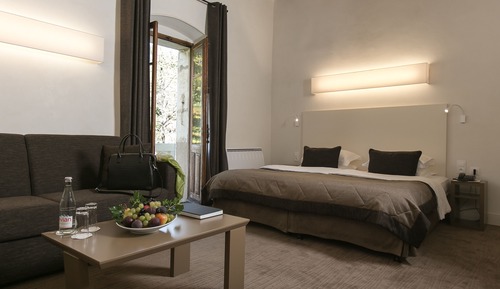 Habitación superior con 1 cama doble o 2 individuales