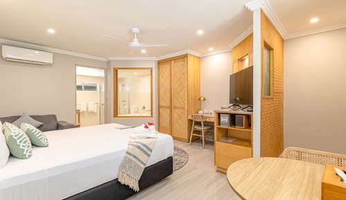 Superior Spa Suite