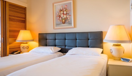Estudio, bañera de hidromasaje (Bed & Breakfast)