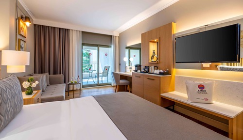 Superior Room Land View