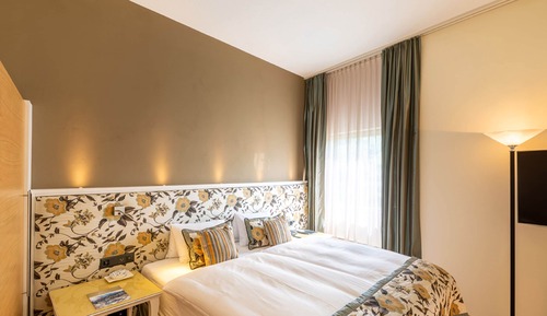 Suite (Loft Corner)