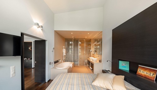 Suite (Roof Spa)
