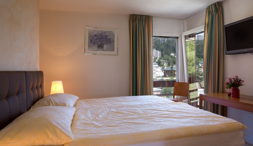 Habitación cuádruple ejecutiva, balcón, vistas a la montaña