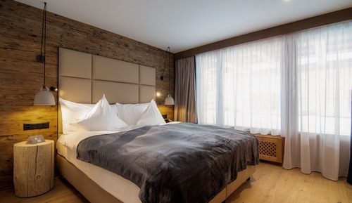 Habitación Deluxe doble, 1 cama de matrimonio grande, vistas a la montaña