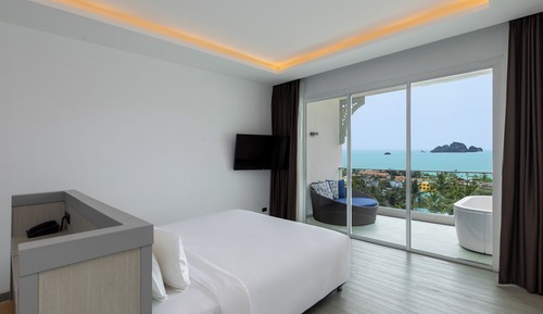 Executive Ocean Jacuzzi Room