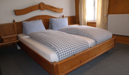 Habitación superior con 1 cama doble o 2 individuales