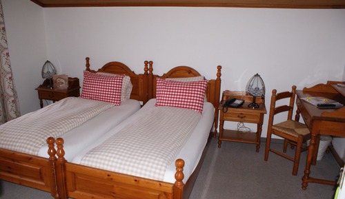 Habitación estándar con 1 cama doble o 2 individuales