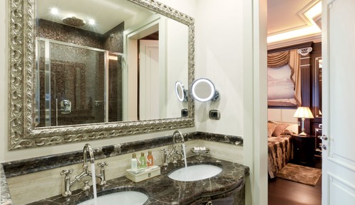 Suite junior, vistas parciales al lago