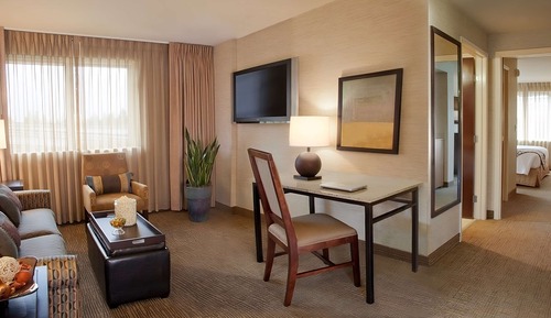 Suite, 1 cama de matrimonio grande, no fumadores (Living Room;with Sofabed)
