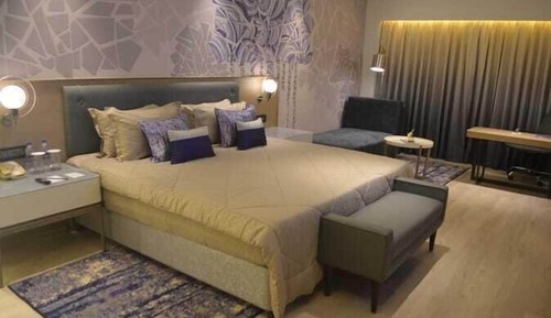 Suite, 1 cama de matrimonio grande, vistas a la ciudad (07Vivanta)
