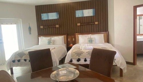 Ocean View JuniorSuite Pool Deck: Queens