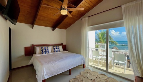 Ocean View Junior Suite Balcony: K&B