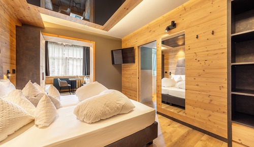 Habitación superior con 1 cama doble o 2 individuales