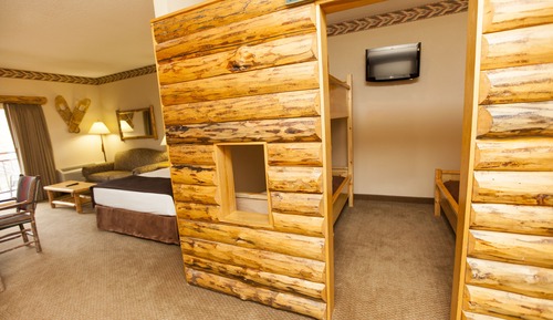 Suite (Kid Cabin- Waterpark Included)