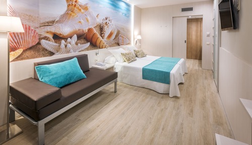 Habitación triple, Vista Ciudad, 2 Adultos y 1 Niño