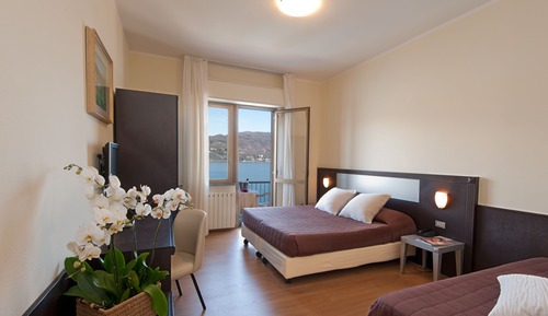 Habitación cuádruple superior, vistas al lago