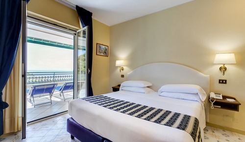 Suite junior, 1 cama de matrimonio, vistas al mar
