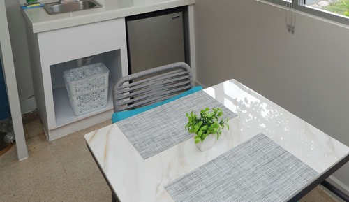 Apartamento superior, 1 habitación, cocina, vistas parciales al mar