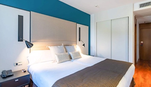 Habitación estándar con 1 cama doble o 2 individuales