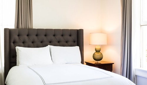 Suite (Ellas Parlor Suite)