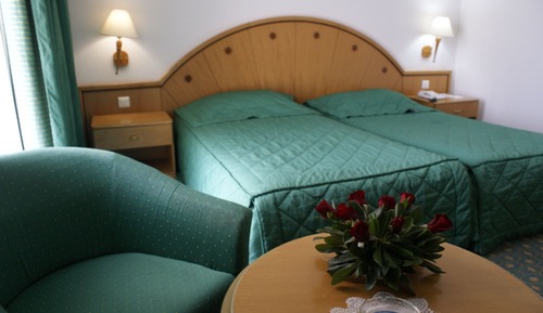 Chambre quadruple (2 Adultes+ 2 Enfants)