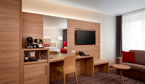 Habitación Business triple, acceso al Business Lounge