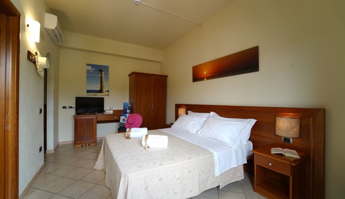 Habitación económica con 1 cama doble o 2 individuales, 1 cama doble o 2 individuales