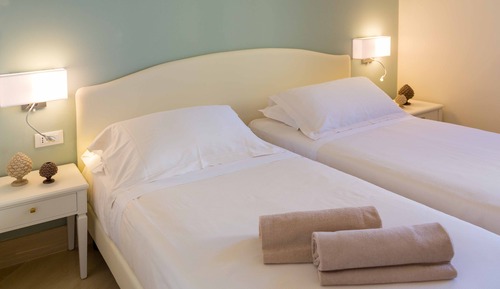 Habitación estándar con 1 cama doble o 2 individuales
