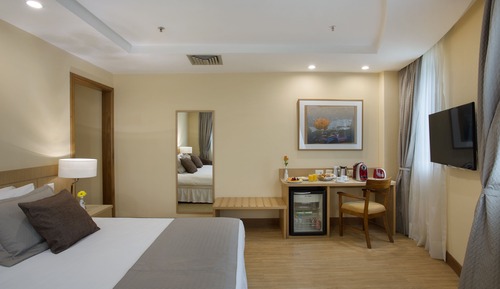 Superior Executivo com Cama Casal