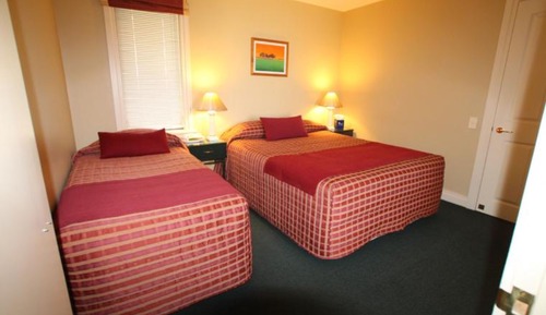 One Bedroom Twin